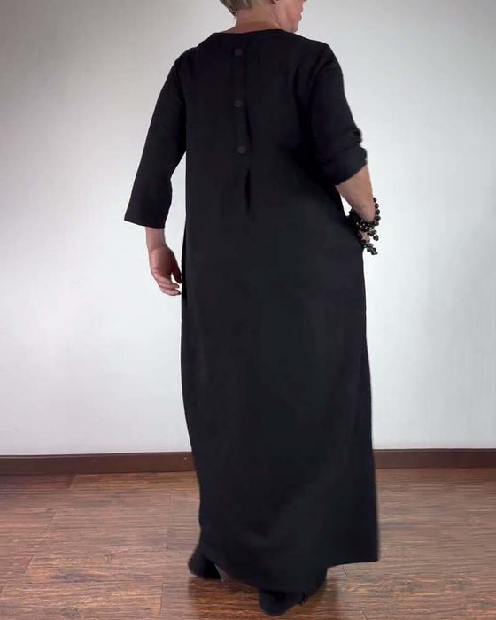 Einfarbiges, lockeres kleid mit rundhalsausschnitt