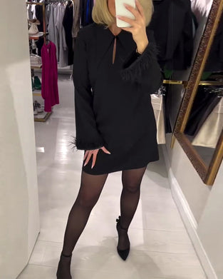 Unifarbenes langärmeliges Geradschnittkleid