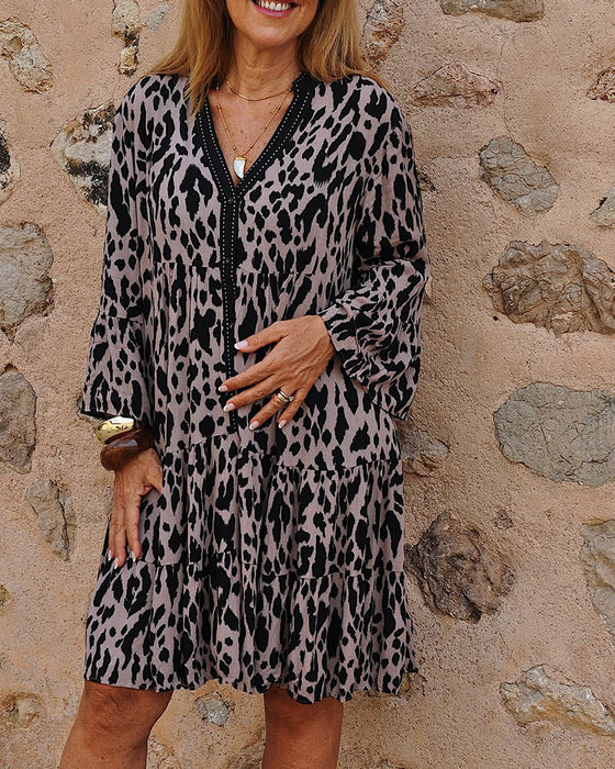 Kleid V-Ausschnitt Leopardenprint Schwingrock