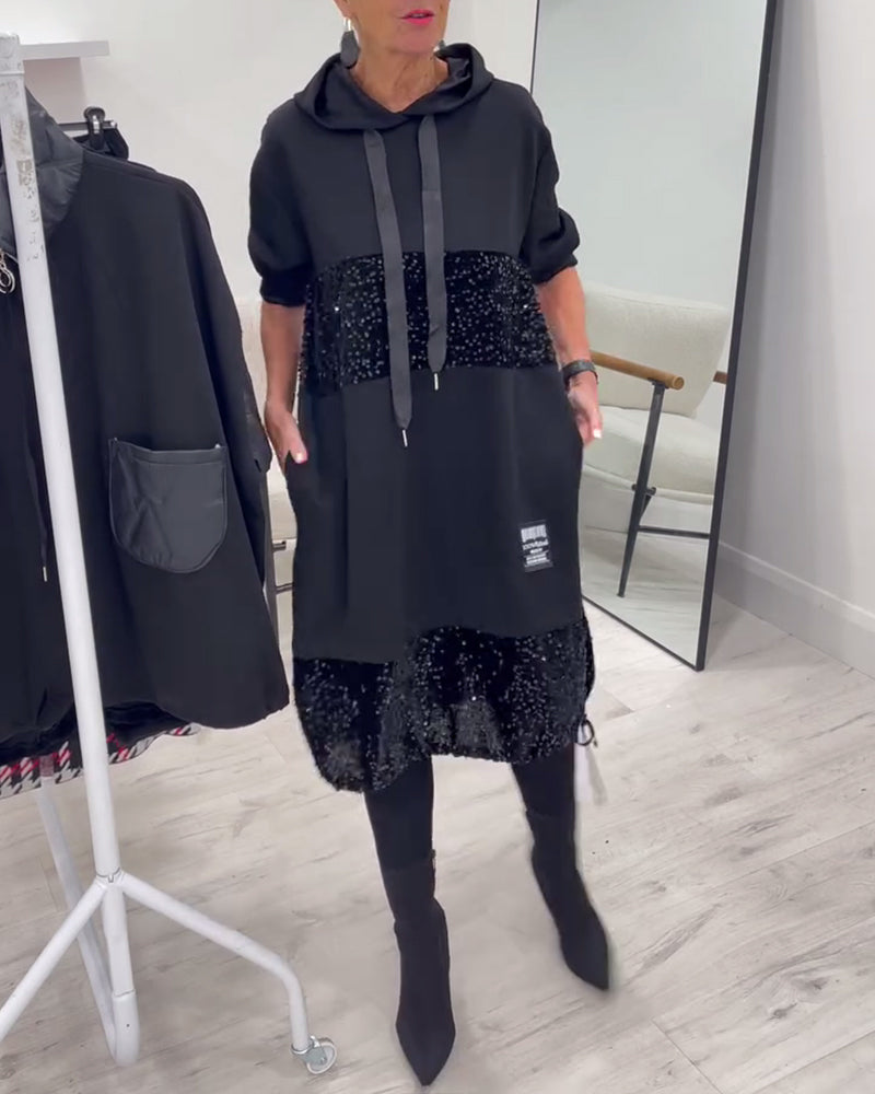 Kleid mit Kapuze und modischem Patchwork