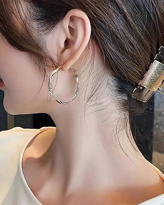 Minimalistisch Unregelmäßig Gedrehter Ring Ohrringe Elegant Texturiertes Design