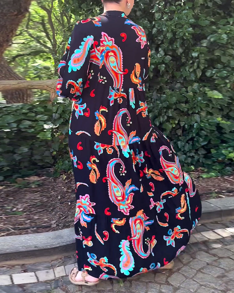 Patchworkkleid mit vintage-print und langen ärmeln