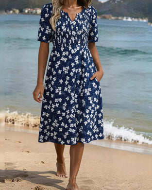 Kleid Klein Blumig Tailliert A-Linie Midi