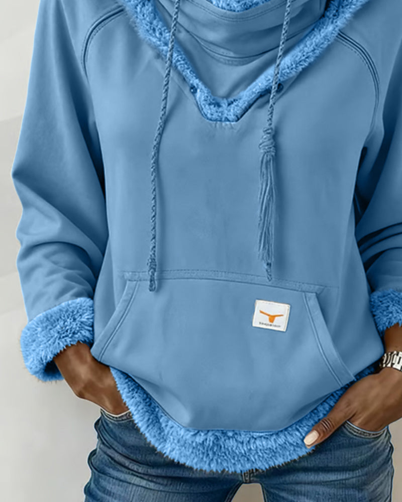 Langärmliges Sweatshirt mit Patchwork-Details und Tasche