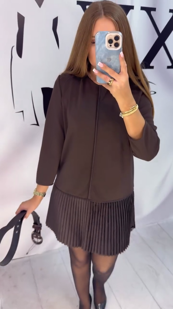 Kleid mit Dreiviertelärmeln und Akkordeonfalten