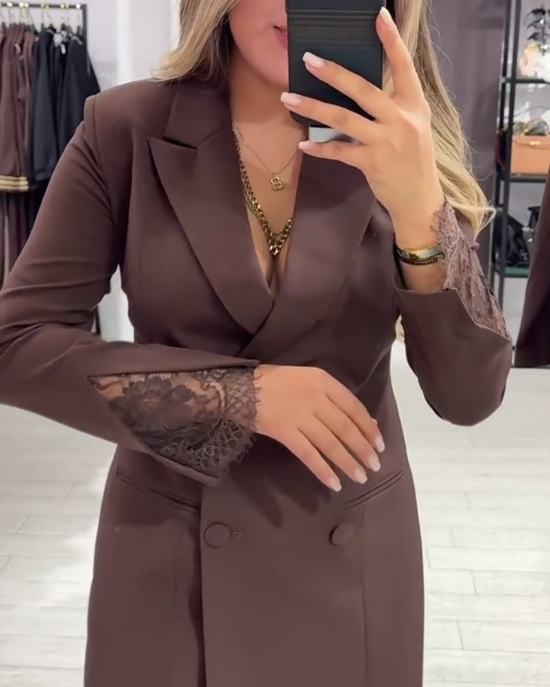 Kleid mit V-Ausschnitt und Einsätzen für die Arbeit