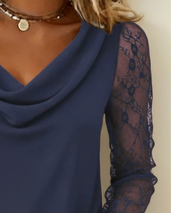 Top mit drapiertem Kragen und Patchwork-Details