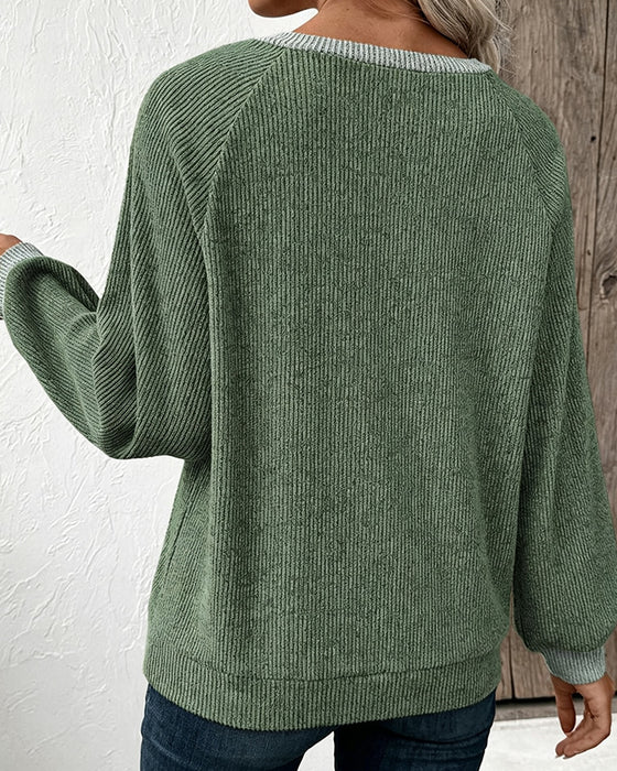 Knit Top Mit Kontrastierendem Kragen Langarm