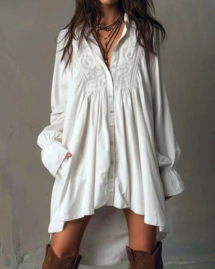 Kleid Mit Spitzeneinsätzen Und Puffärmeln