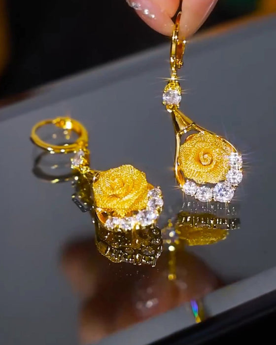 Elegante Mesh-Ohrringe mit Rosenmotiv