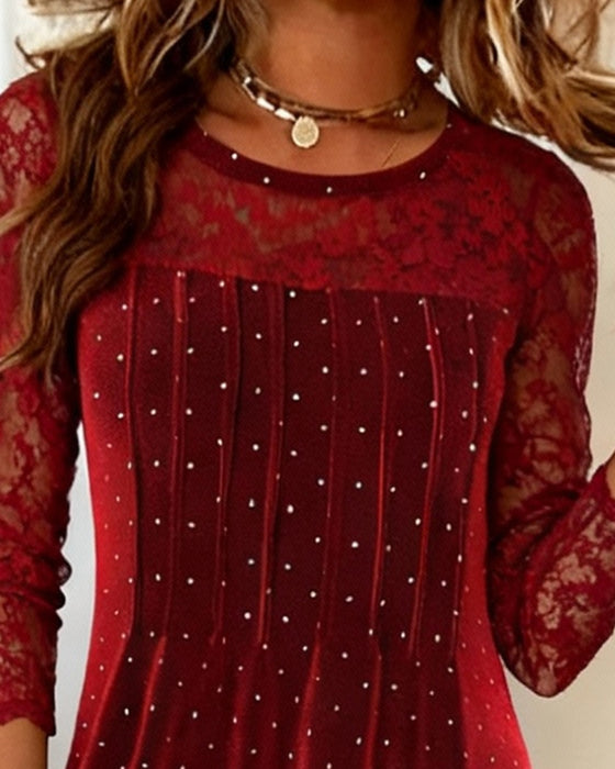 Uni-Kleid mit Patchwork-Details und Pünktchenmuster