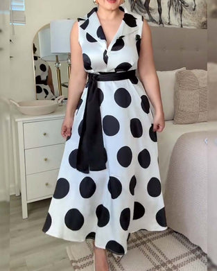 elegantes ärmelloses Kleid mit Polka-Dots