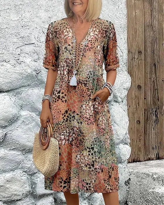 Kleid Mit V-Ausschnitt Und Kurzem Ärmel Mit Druck
