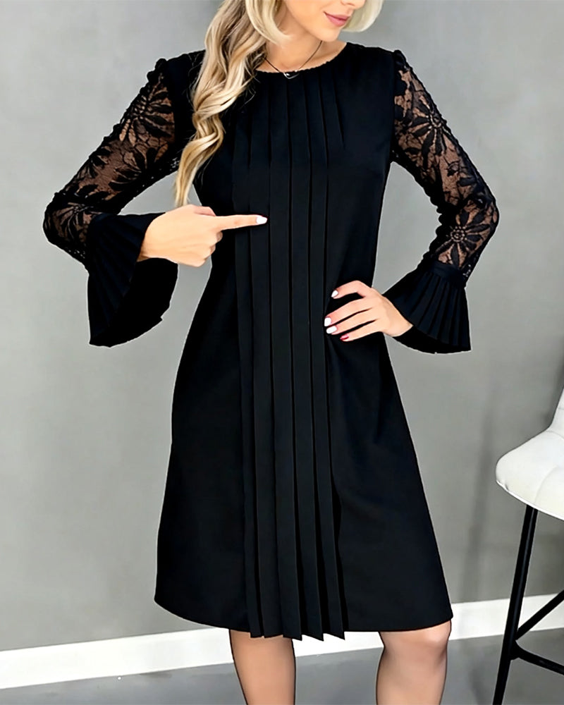 Kleid Glockenärmel Spitzeneinsatz Gereift