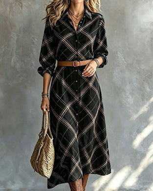 Kleid Revers Knopf A Saum