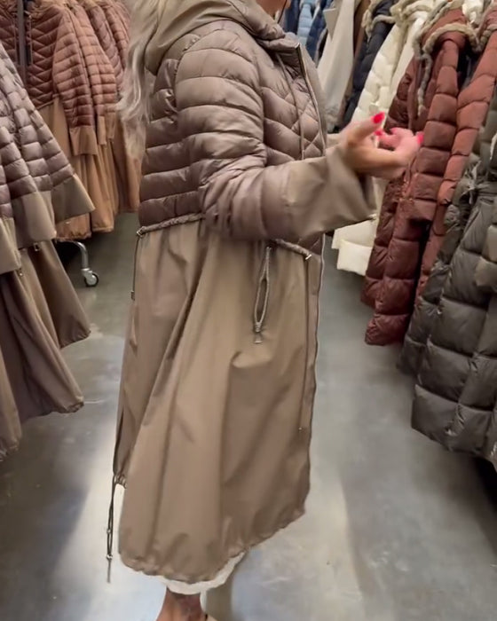 lange gesteppte Jacke mit Kapuze