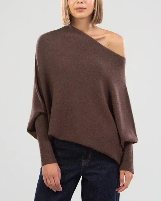 Innovative Asymmetrische Drapierte Strickmode