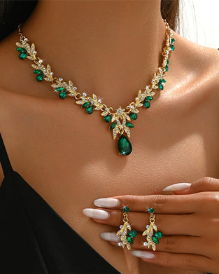 Funkelndes Tränenförmiges Anhänger-Halsband Und Ohrringe Set