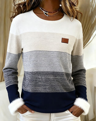 Modisches gestreiftes Top mit Rundhalsausschnitt