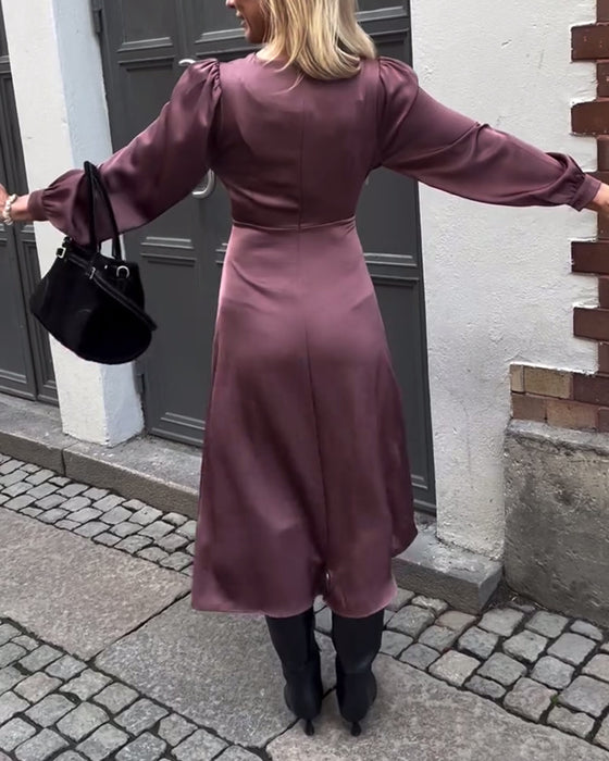 Elegantes Uni-Kleid mit V-Ausschnitt