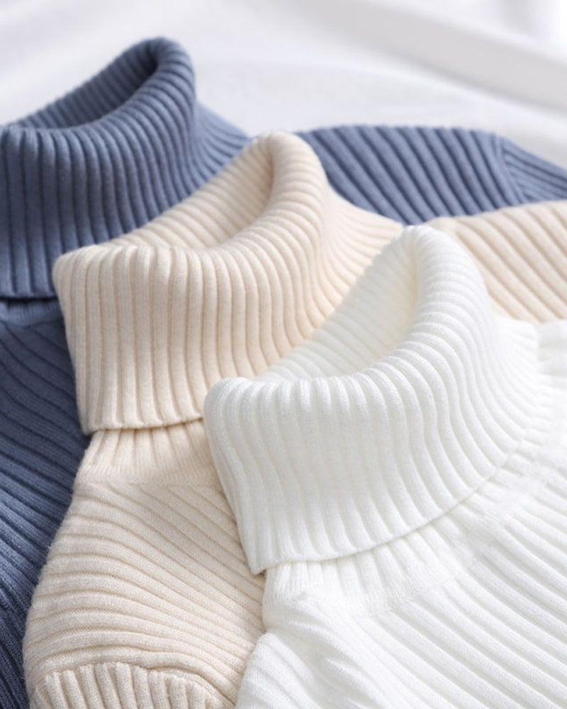 Hochkragiger Strickpullover Als Basisschicht