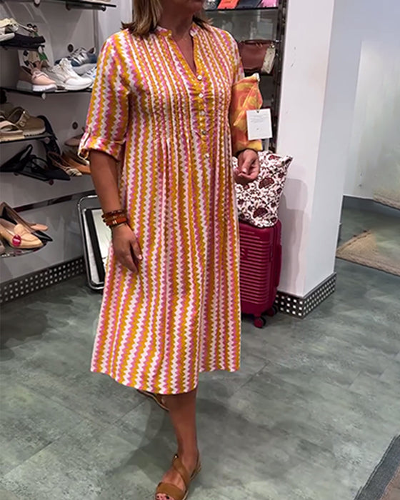 Kleid mit Wellenmuster