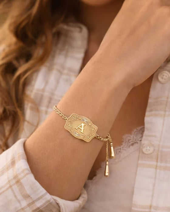 Armband Geprägter Buchstabe