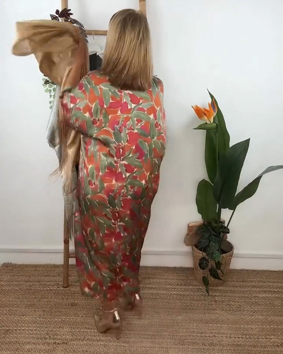Kleid Mit V-Ausschnitt Und Gedrehtem Print-Design