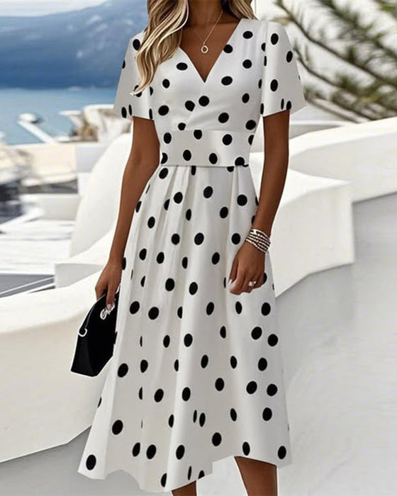 Elegantes A-Linien-Kleid mit V-Ausschnitt und Punktmuster