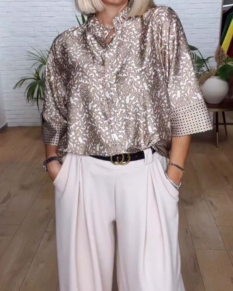 Bluse mit Stehkragen und bedrucktem Satin