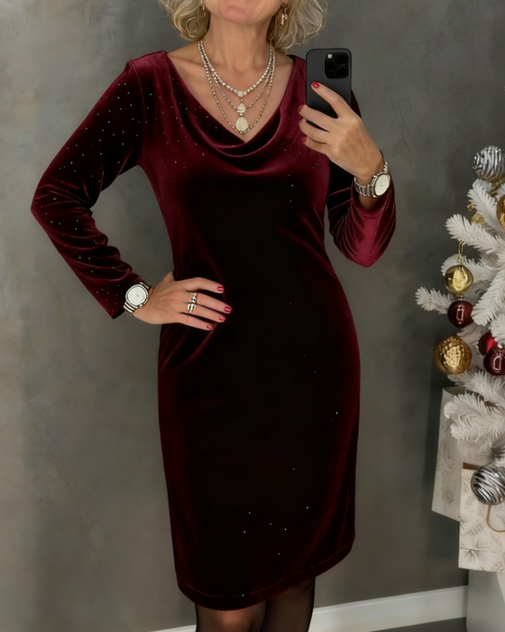 Kleid mit feinem Schimmer und gerader Silhouette