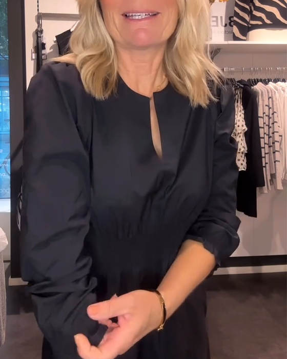 A-Linien-Kleid Mit Puffärmeln Und Tailliertem Schnitt