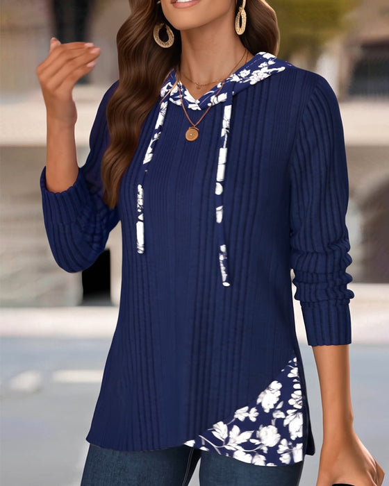 Kapuzenpullover mit Patchwork- und Blumenmuster