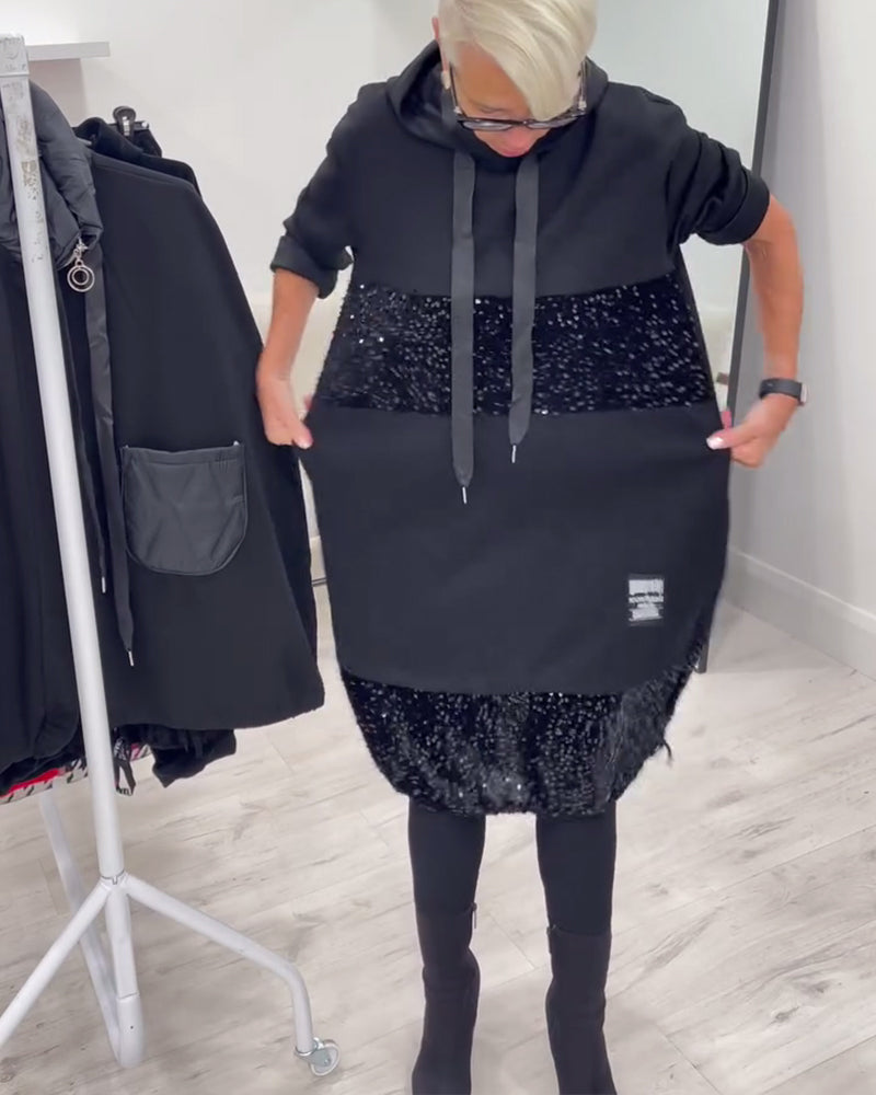 Kleid mit Kapuze und modischem Patchwork