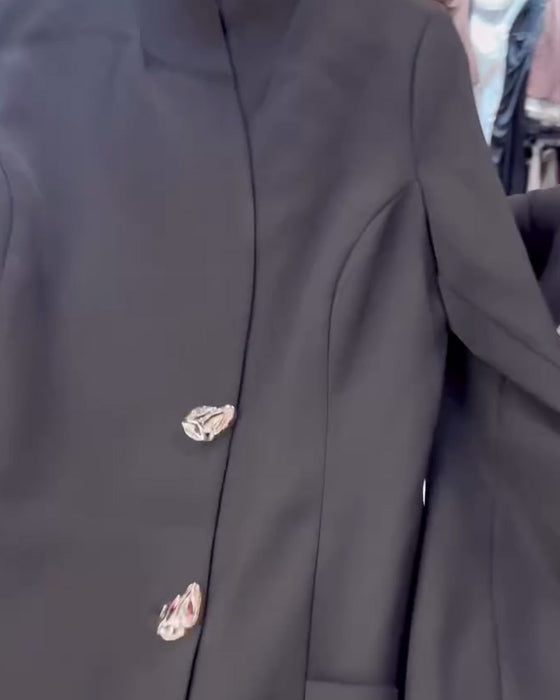 Kleid Stehkragen Metallknopf Anzug