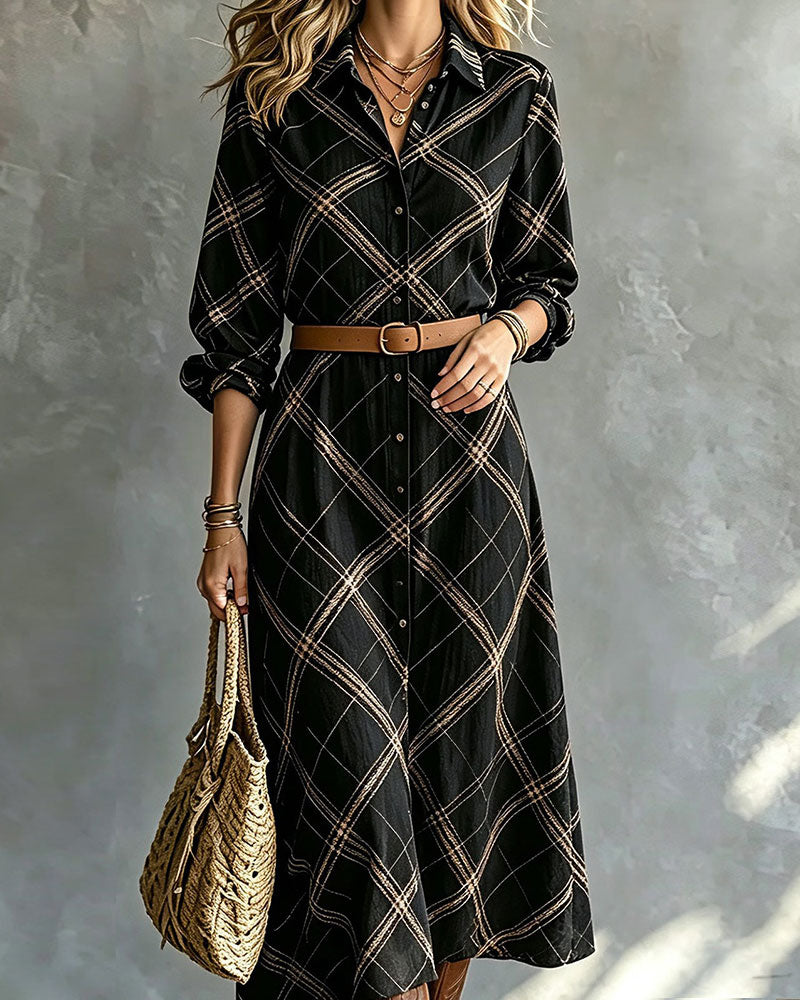 Kleid Revers Knopf A Saum