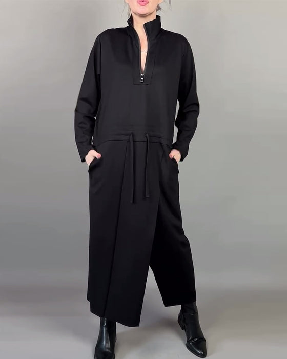 Kleid Mit Reißverschlusskragen Und Modischem Ambiente