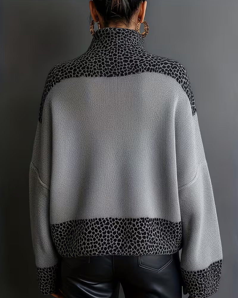 Pullover mit hohem Kragen und Leopardenmuster