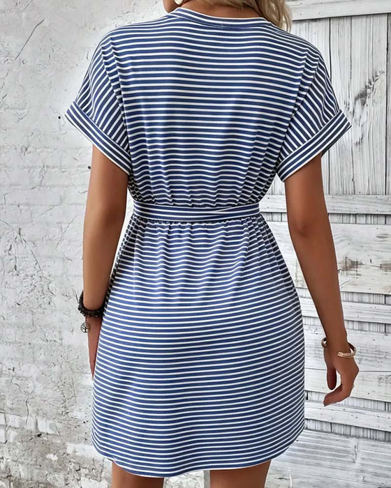 Kleid Rundhals Streifen Krawatte Taille