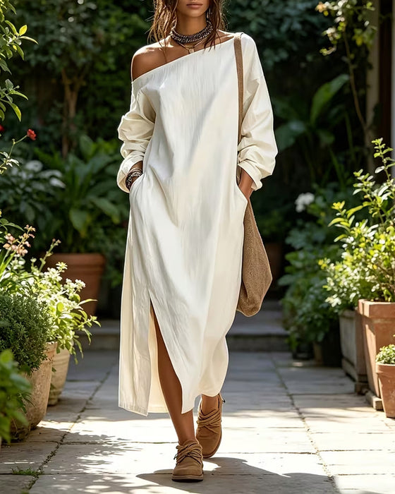 Lässiges Kleid Mit Einem Schulterausschnitt Und Schlitz