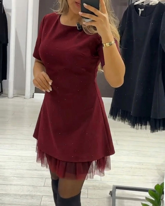 Elegantes Kleid aus schimmerndem Netz-Patchwork