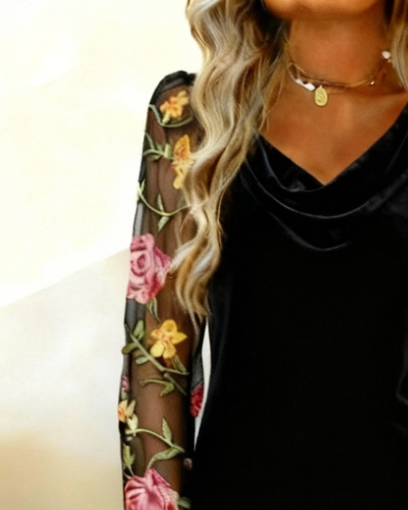 Besticktes langärmeliges Kleid mit Patchwork