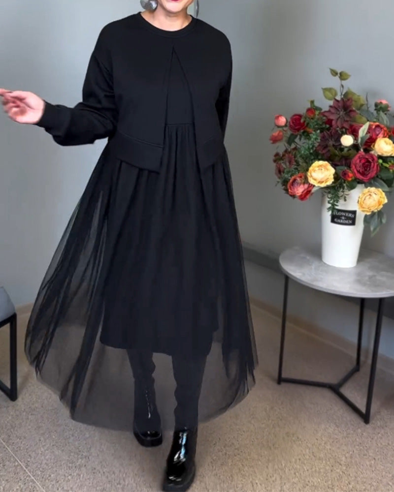 Elegantes Kleid mit unregelmäßigen Maschennähten in Volltonfarbe