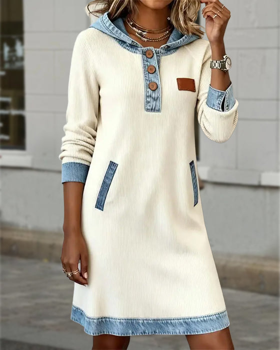 Kleid Mit Kapuze, Knopfdetaillier Und Jeans-Panel-Design