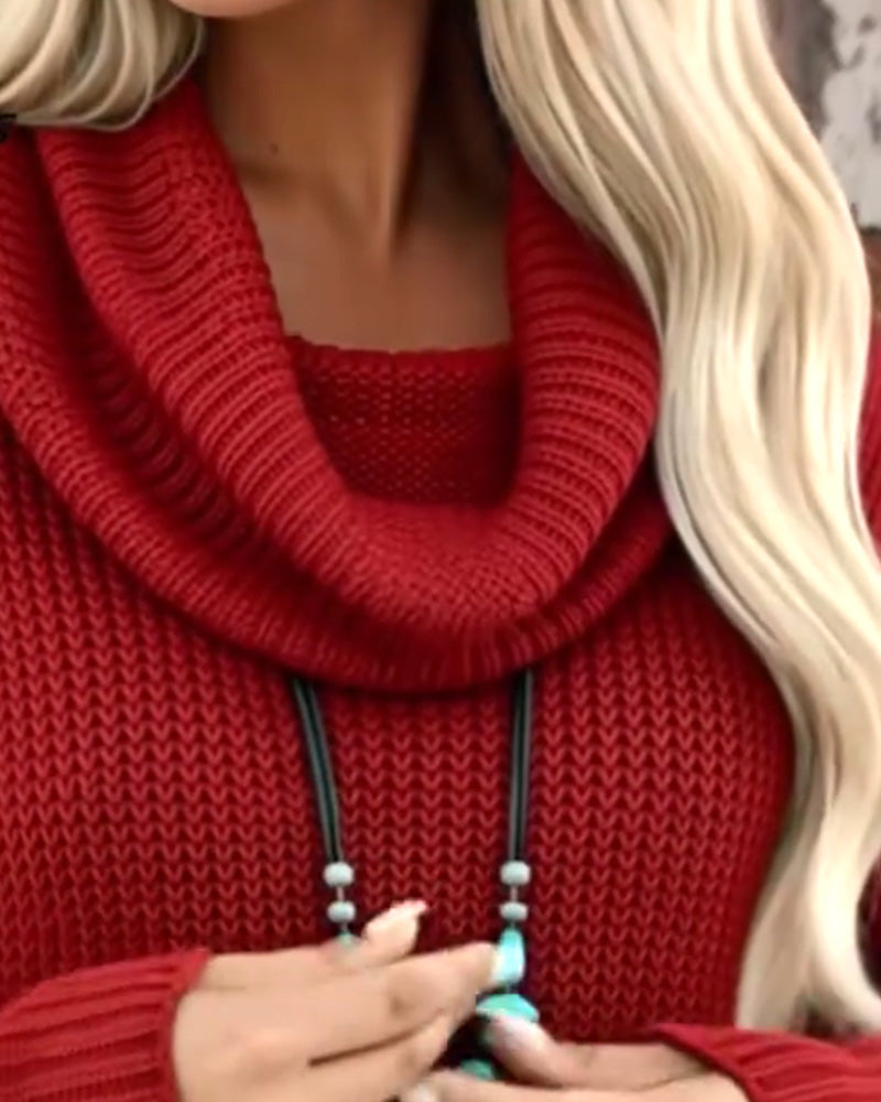 Unifarbenes Kleid mit hohem Ausschnitt und stylischem Design