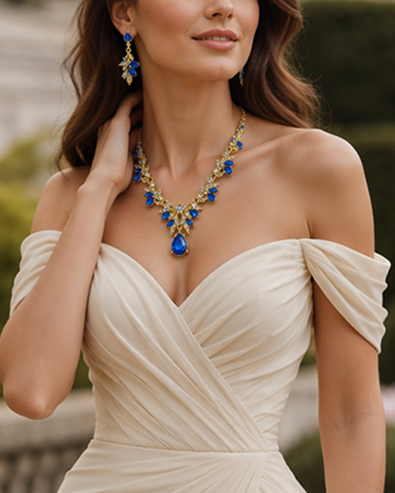 Funkelndes Tränenförmiges Anhänger-Halsband Und Ohrringe Set