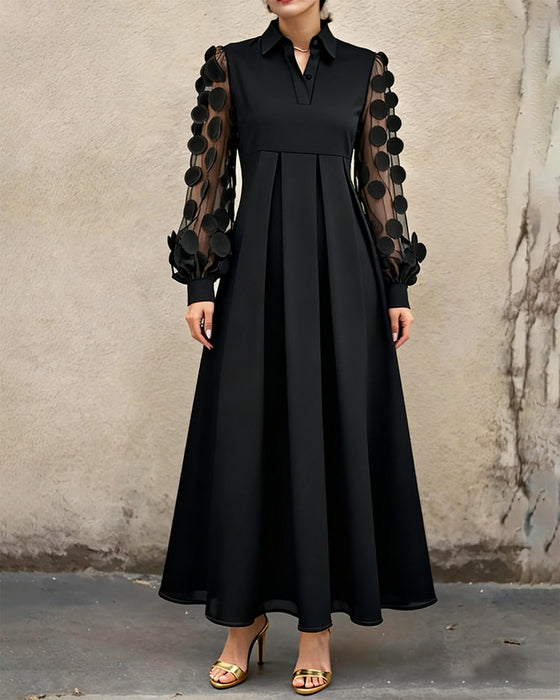 Elegantes modisches Kleid mit V-Ausschnitt