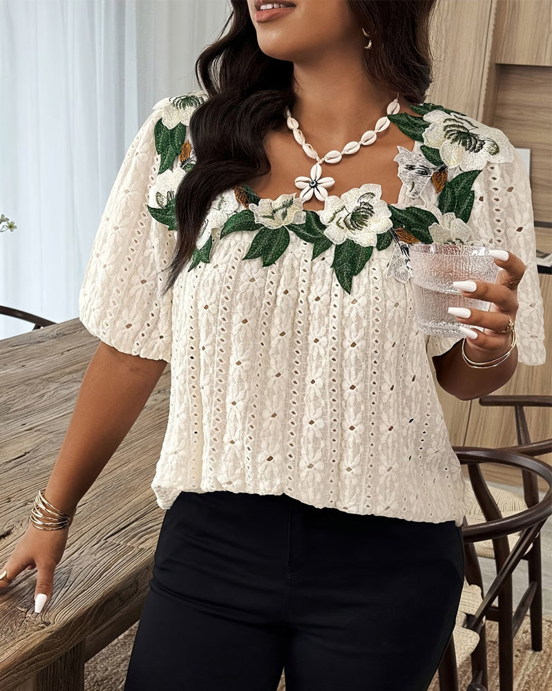 Bluse mit eckigem Ausschnitt aus floraler Spitze und Puffärmeln
