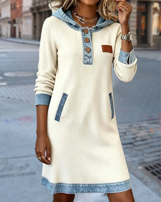 Kleid Mit Kapuze, Knopfdetaillier Und Jeans-Panel-Design