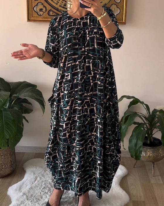 Kleid im Retro-Stil und mit langen Ärmeln